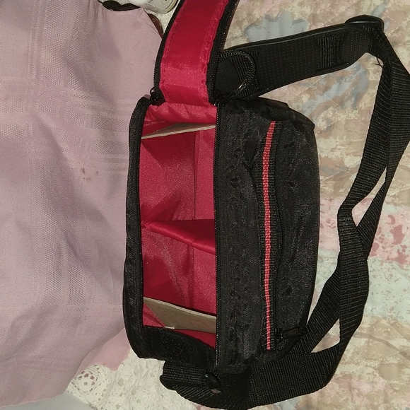 Train case - Picture 2 of 9